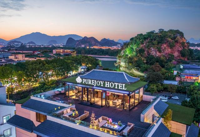 Imperial DragonBay Purejoy Hotel Guilin Elephant Trunkhill and TwoRiver &amp; FourLake landscape