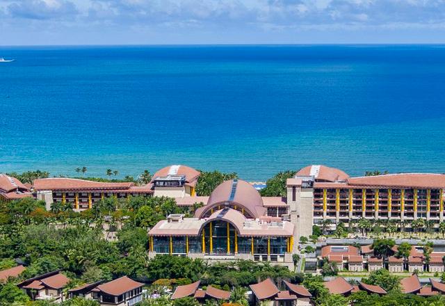 St. Regis Sanya Yalong Bay Resort