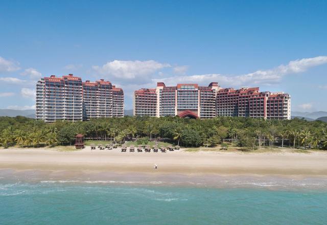 Pullman Oceanview Sanya Bay Resort &amp; Spa