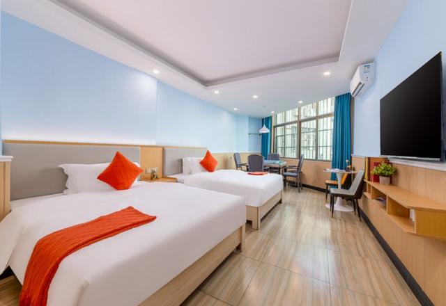 Ridesheng Light Luxury Inn (Haikou West Bus Station)