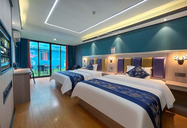 Baihua Boutique Themed Hotel