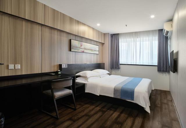 Ripple Hotel(Yantai University Wanxianghui Branch)