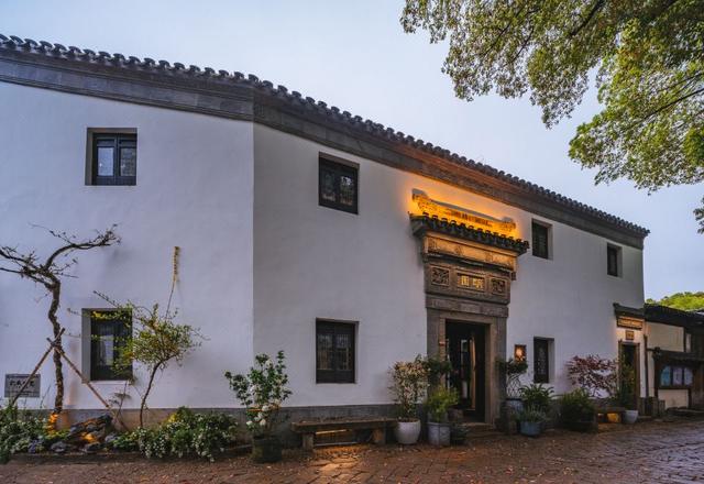 Floral Lux Hotel· Tongli Mingyuan Homestay