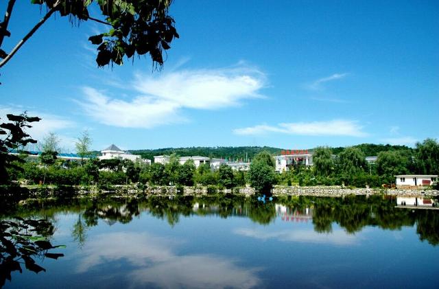 Hongyuan Hotspring Hotel