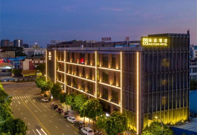 Ruiting Hotel (Zhongshan Xiaolan Daxin Xinduhui Branch)