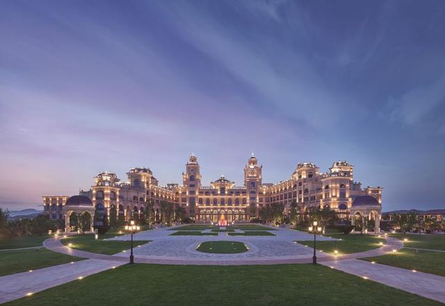 Hilton Dalian Golden Pebble Beach Resort