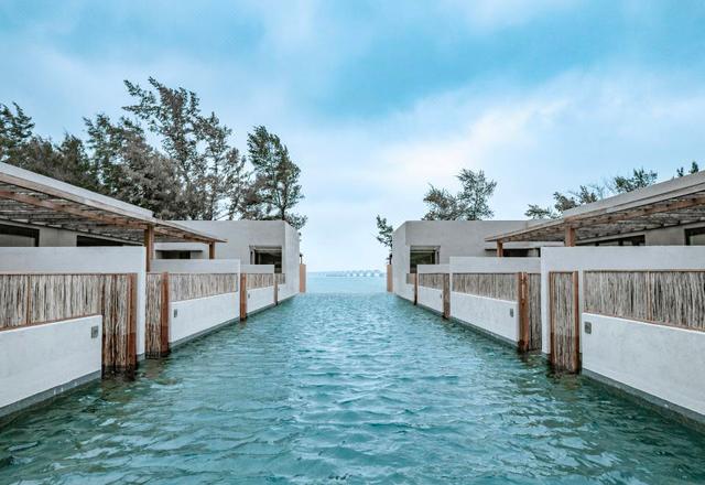 Weizhou Island Reef Hotel