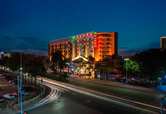 Vienna Hotel (Foshan Lingnan Mingzhu Stadium)