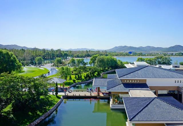 Ming Lake International Hot Spring Ski Resort Hotel