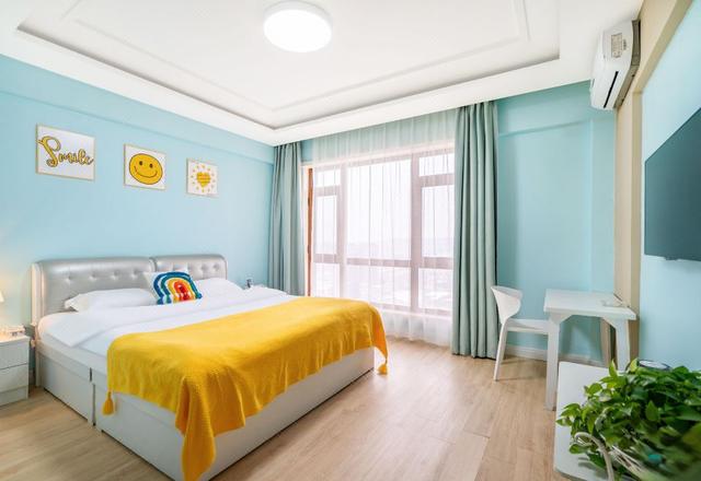 Dalian Star Apartment (South China Plaza Yihecheng Branch)