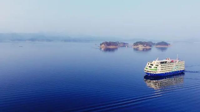 Qiandao Lake Earl Luxury Cruise