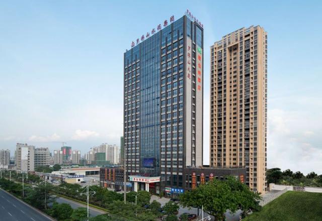 Vienna Hotel (Huizhou Boluo High Speed Rail Central Bus Station Hotel)