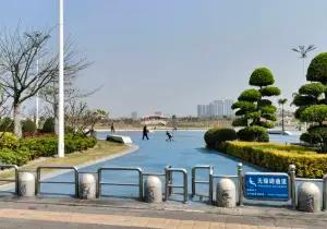 Belt-shaped Park around Maluan Bay