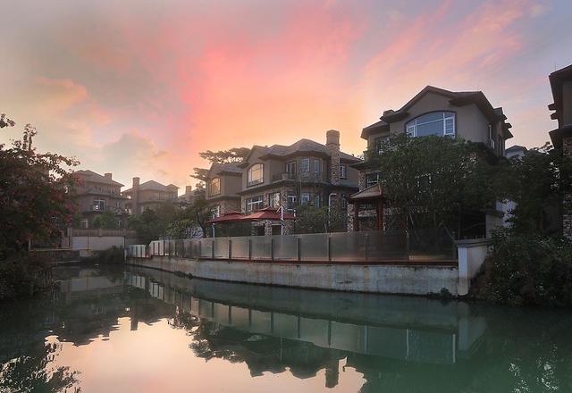 Zhongshan Diyin Lake Yishu Xiaozhu Villa