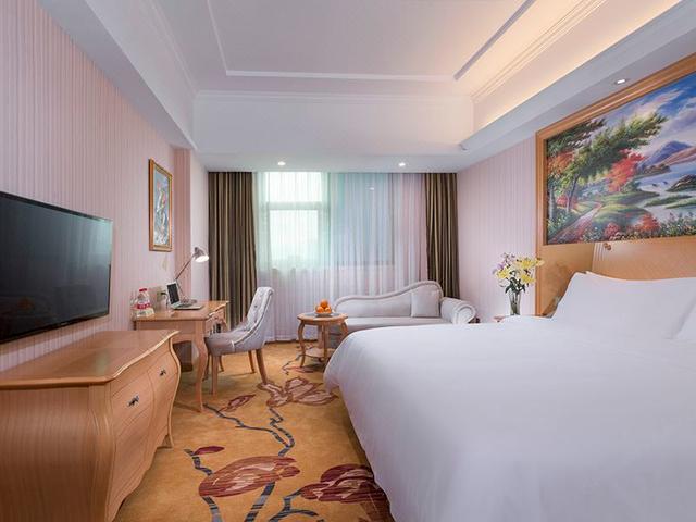 Poliya Hotel (Foshan Guanyao Plaza)