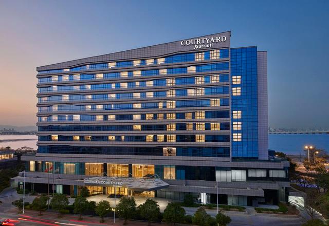 Courtyard by Marriott (Xiamen Baiqi)