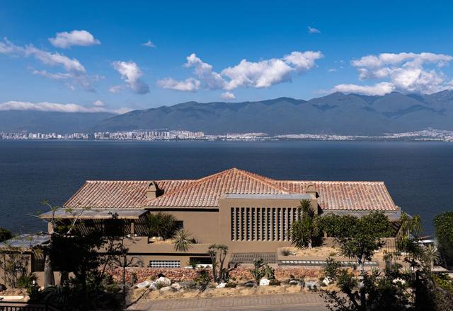 Liuyue·Haidongfang Cliff Seaview Hotel (Dali Erhai Flagship Store)