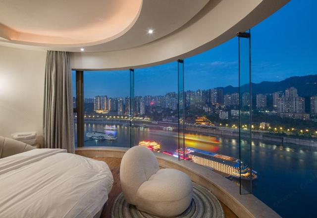 Nancy's Lanxi Riverview Beauty Hotel (Chongqing Jiefangbei Hongyadong Branch)