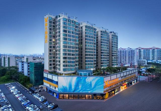 Vienna Hotel (Shenzhen International Convention and Exhibition Center Shajing West Railway Station)