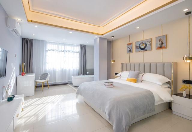 Sanya Simple Smart Hotel