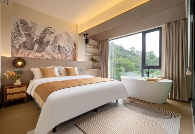 Zhuhai Hengqin Haojing Mercure (Changlong Tourism Resort)