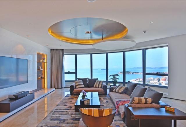 Yuelan Seaview Hotel Apartment (Qingdao May Fourth Square China Railway Center)