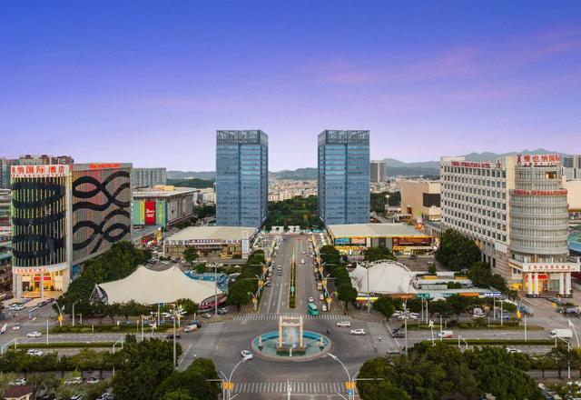 Vienna International Hotel (Shenzhen South China City Wanda Plaza)