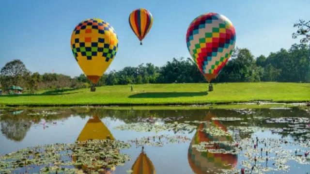 Hot Air Balloon Flight Experience in the Botanical Garden of the Chinese Academy of Sciences